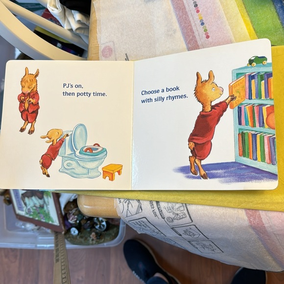 COPY - ⛱️2/$5⛱️Llama Llama Nighty-Night board book , wave wear as shown, cl… - Picture 5 of 8